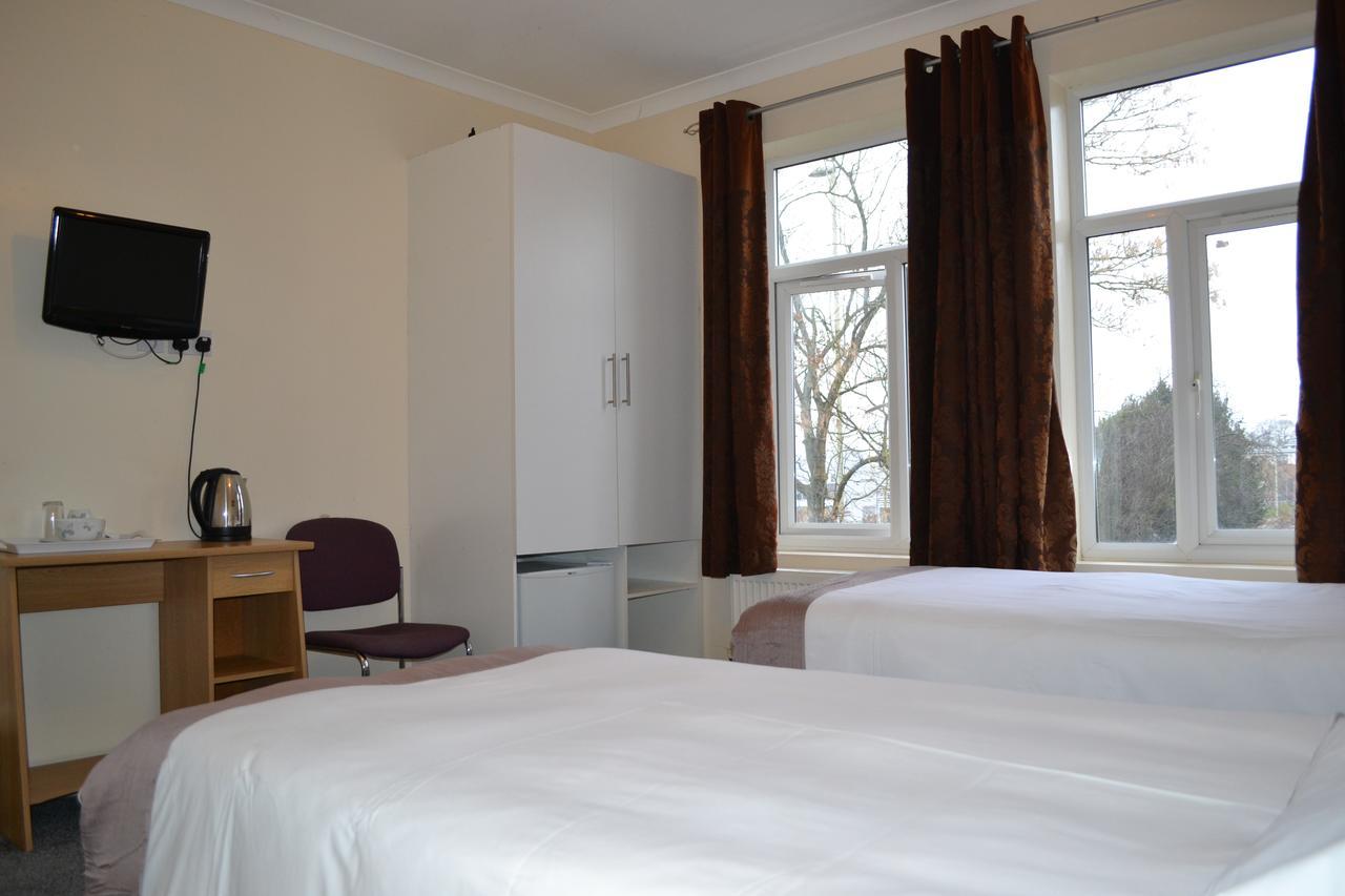 Annie'S Guest House 판버러 외부 사진