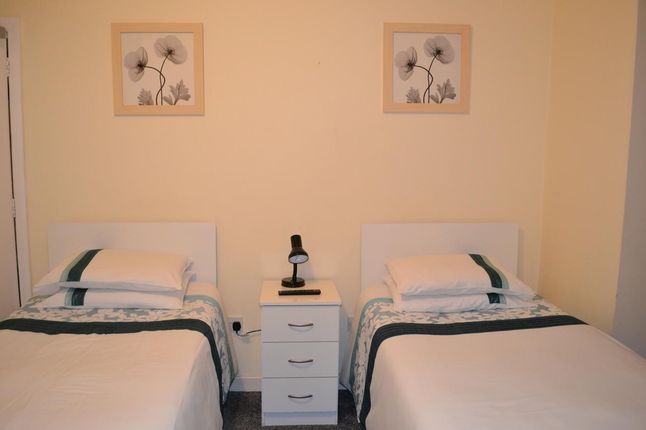 Annie'S Guest House 판버러 외부 사진