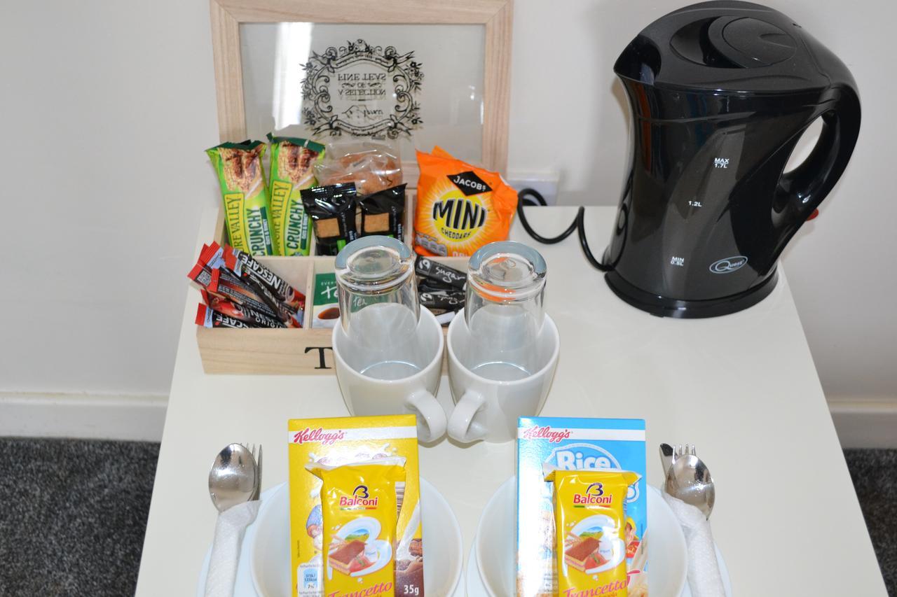 Annie'S Guest House 판버러 외부 사진
